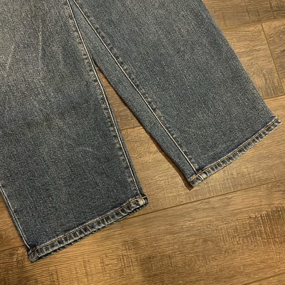OLD NAVY JEANS HIGH RISE OG LOOSE SIZE 10 | 30R - Picture 4 of 4
